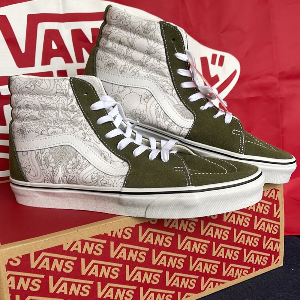 Vans Sk8-Hi
Desert Skulls Grape Leaf/
VN0A32QGRQV
Men’s sneakers - Picture 6 of 16